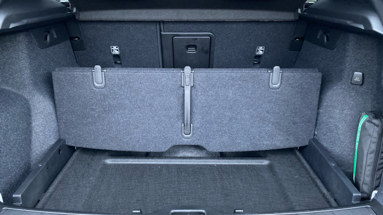 Volvo XC40 2.0 B3P Plus Black Edition 5dr Auto Petrol Estate